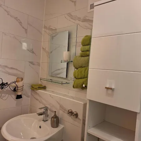 Apartment Gorgeous In With Wifi Heinersreuth